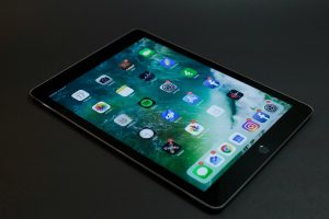 Aplikasi Berita Canggih: AI dan Interaktivitas dalam Akses Informasi